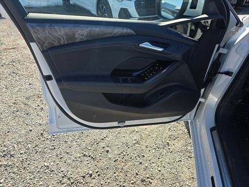 New 2025 Audi A6 e-tron Premium image 25