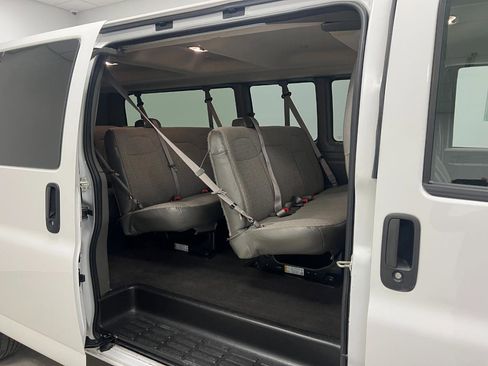 Used 2025 Chevrolet Express 3500 LT w/ LT Preferred Equipment Group RWD image 28