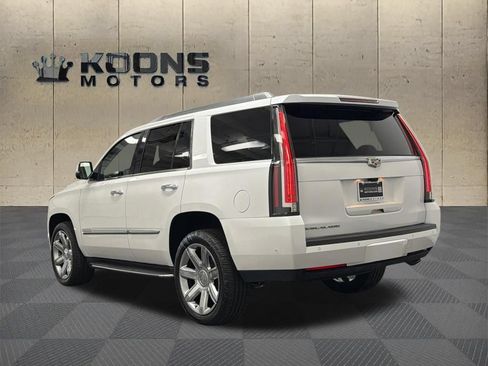 Used 2018 Cadillac Escalade Luxury RWD image 6