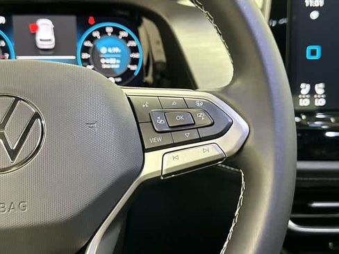 Used 2024 Volkswagen Atlas Cross Sport SE FWD image 18