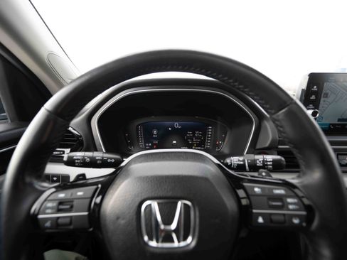 Used 2025 Honda Pilot Elite image 15