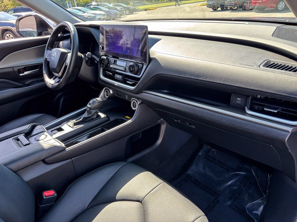 Used 2025 Toyota Grand Highlander AWD image 39