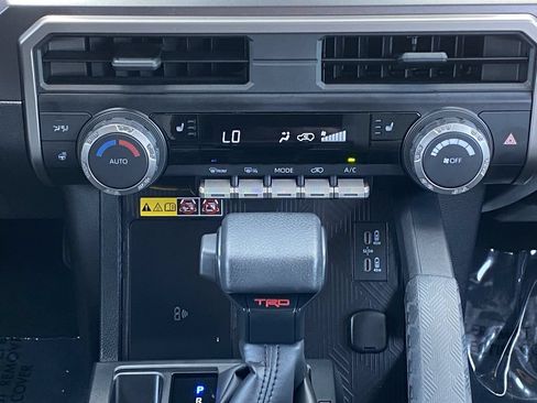 Certified 2025 Toyota 4Runner TRD Off-Road AWD/4WD image 32
