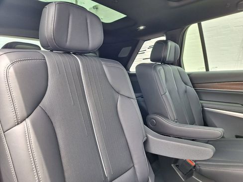 New 2026 Cadillac Vistiq Luxury image 31