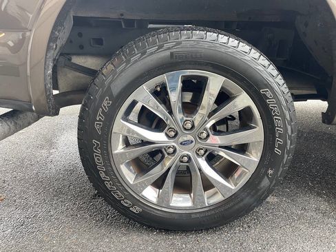 Used 2017 Ford F150 Lariat image 11