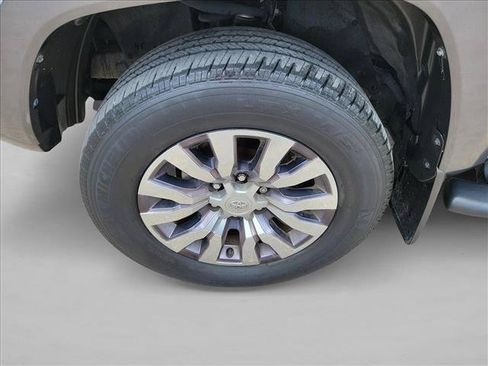 Used 2022 Toyota Tacoma Limited RWD image 9