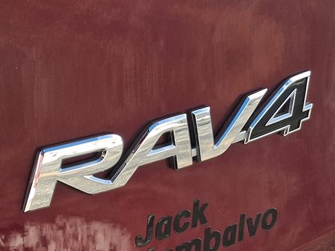 Used 2020 Toyota RAV4 XLE w/ Convenience Package image 34