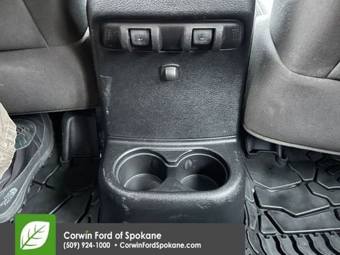 Used 2015 Jeep Wrangler Unlimited Rubicon w/ Connectivity Group image 18