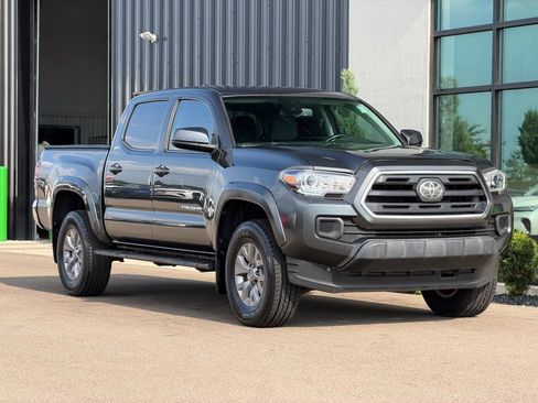 Used 2019 Toyota Tacoma SR5 RWD image 4