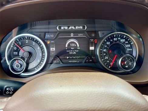 Used 2020 RAM 1500 Laramie RWD image 12
