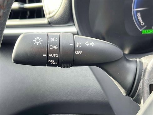 Used 2025 Toyota Sienna Platinum image 29