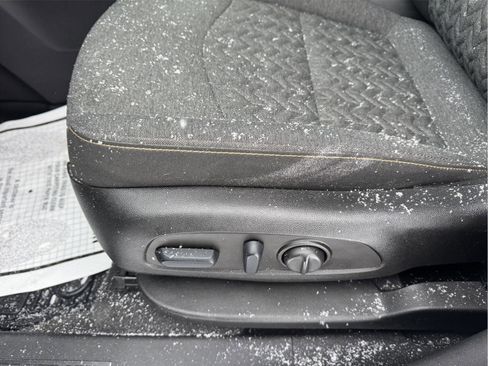 Used 2022 Chevrolet Equinox LT image 18