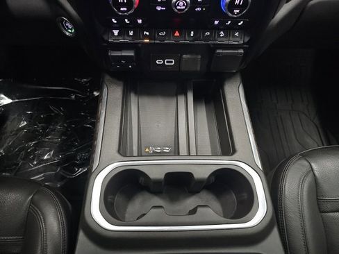 Used 2022 GMC Sierra 3500 Denali w/ Denali Ultimate Package image 27