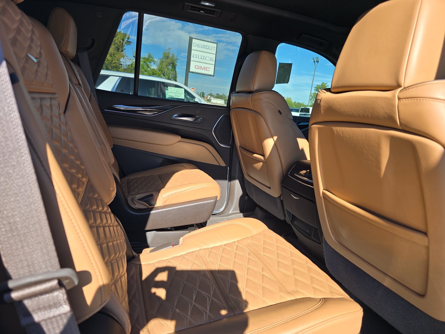 Used 2024 Cadillac Escalade Sport w/ LPO, ONYX Package AWD/4WD image 10