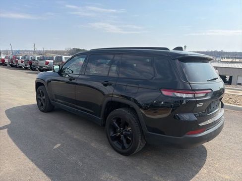 Used 2023 Jeep Grand Cherokee L Altitude image 2