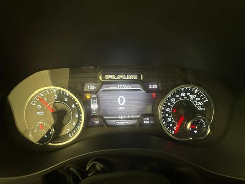 Used 2025 RAM 1500 Laramie AWD/4WD image 21