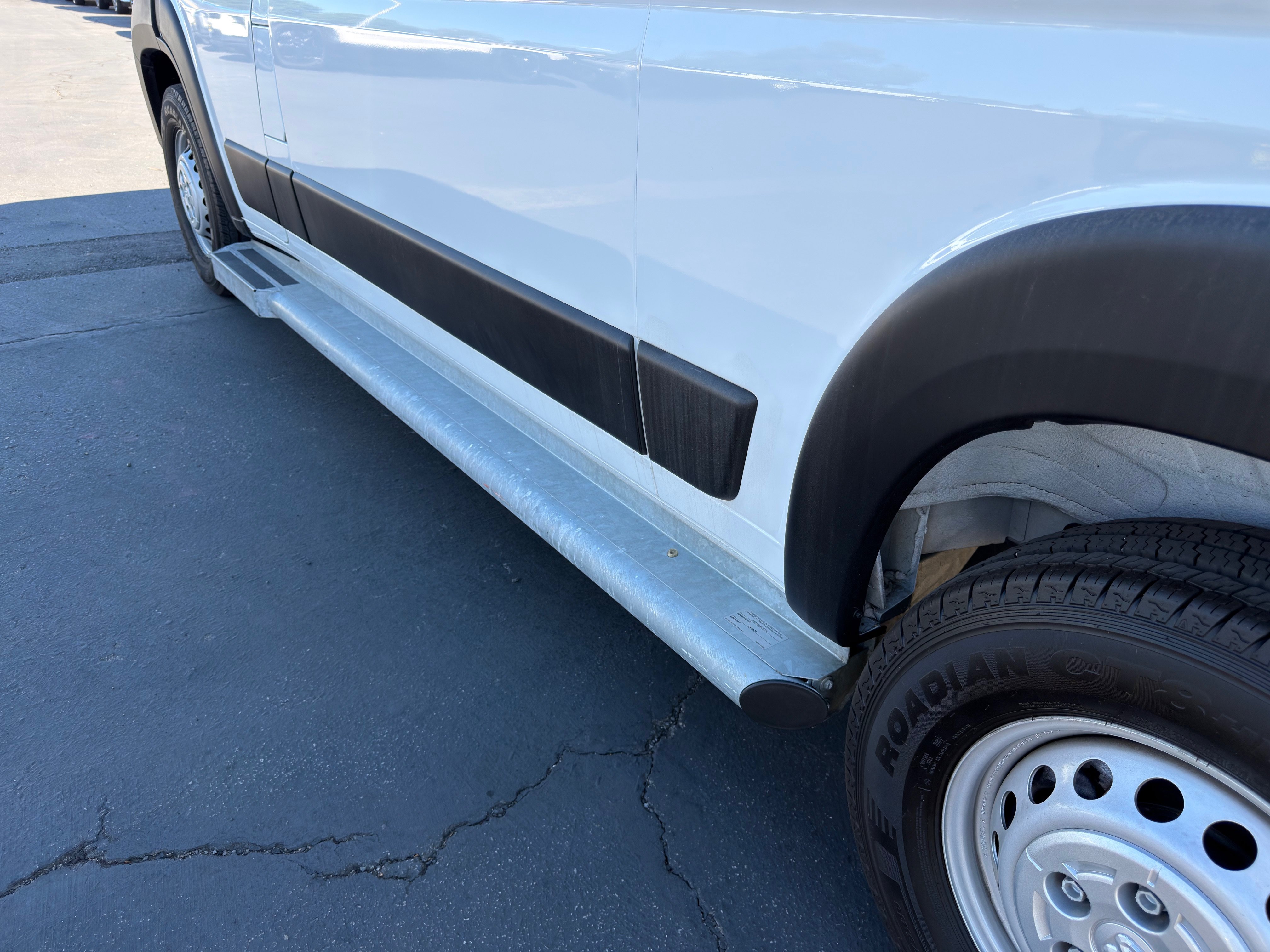 Used 2025 RAM ProMaster 2500 w/ U-Haul Equipment Group FWD image 36