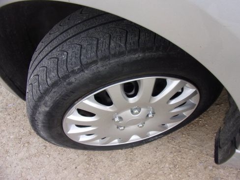 Used 2015 Nissan Sentra SV FWD image 4