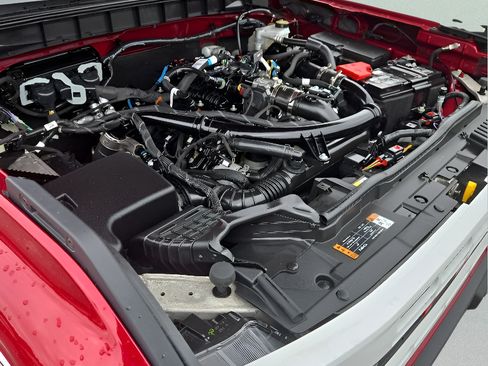 Used 2025 Ford Bronco Heritage Edition AWD/4WD image 9