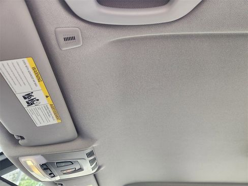 Used 2016 BMW 320i 320i image 25