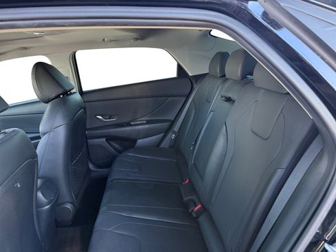 Used 2023 Hyundai Elantra Limited FWD image 9