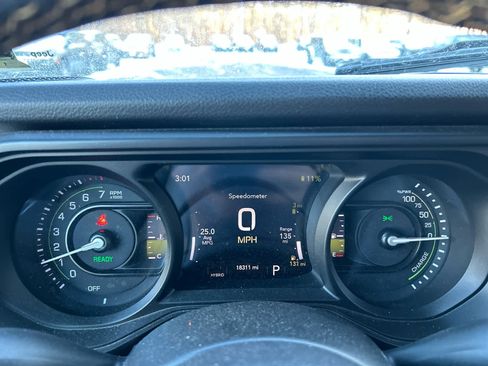 Used 2024 Jeep Wrangler Sport S w/ Convenience Group image 11