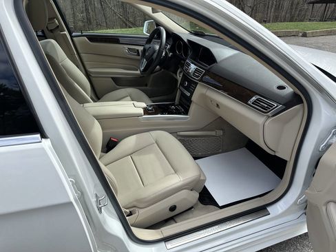 Used 2016 Mercedes-Benz E 350 E 350 4MATIC AWD 4dr Wagon image 12