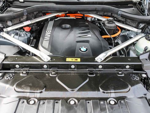Used 2024 BMW X5 xDrive50e image 27