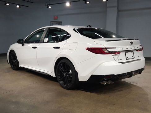 New 2026 Toyota Camry Hybrid FWD image 5