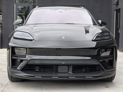 New 2025 Porsche Macan Turbo Electric image 9