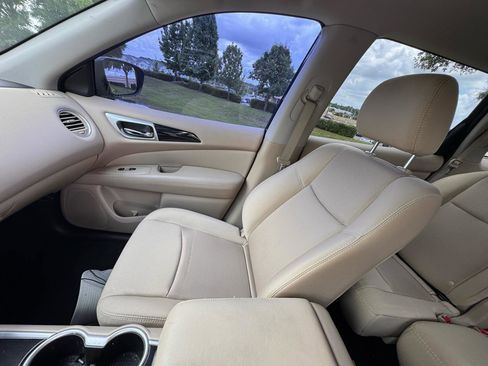 Used 2018 Nissan Pathfinder SV FWD image 34
