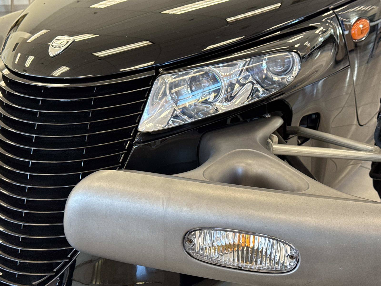 Used 1999 Plymouth Prowler RWD image 9