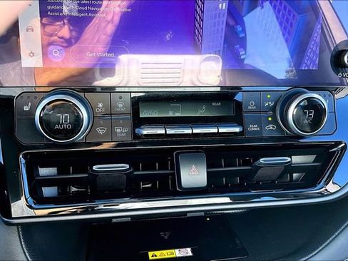 Used 2023 Toyota Highlander XLE image 15