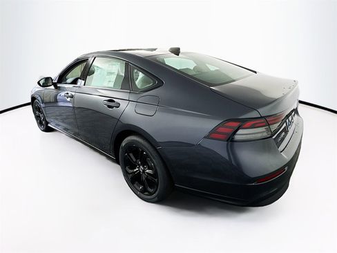 New 2025 Honda Accord SE image 4