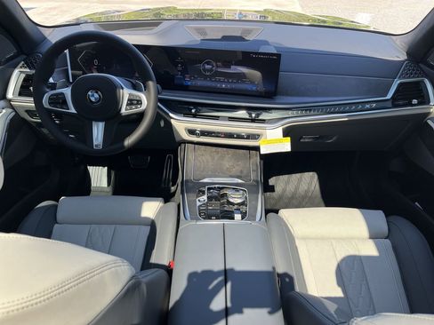 New 2026 BMW X7 xDrive40i w/ M Sport Package AWD/4WD image 29