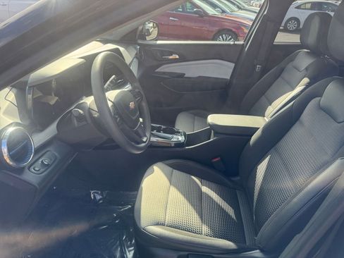 Used 2025 Chevrolet Trax LT image 21