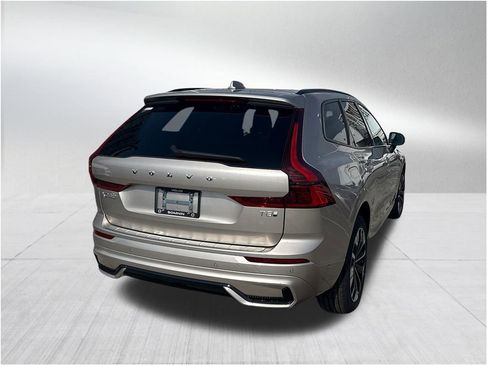 New 2026 Volvo XC60 T8 Plus w/ Protection Package Premier image 4