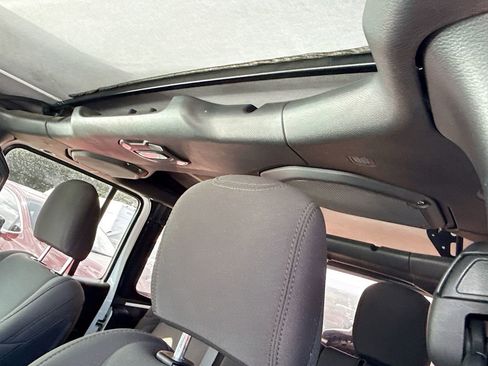 Used 2023 Jeep Wrangler Unlimited w/ Convenience Group image 20