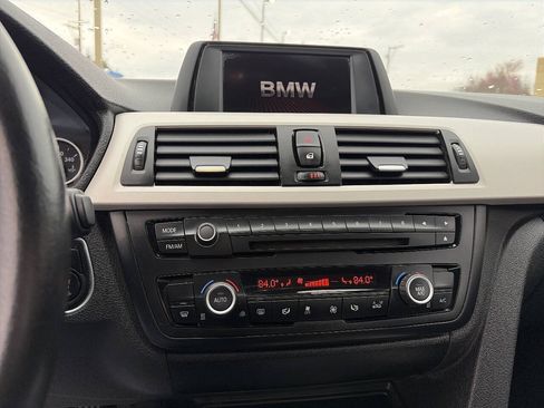 Used 2014 BMW 320i Sedan RWD image 29