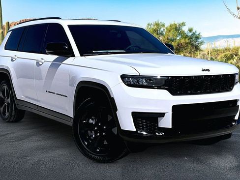 Used 2024 Jeep Grand Cherokee L Altitude AWD/4WD image 12