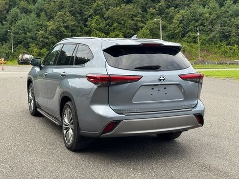 Used 2020 Toyota Highlander Limited AWD/4WD image 5