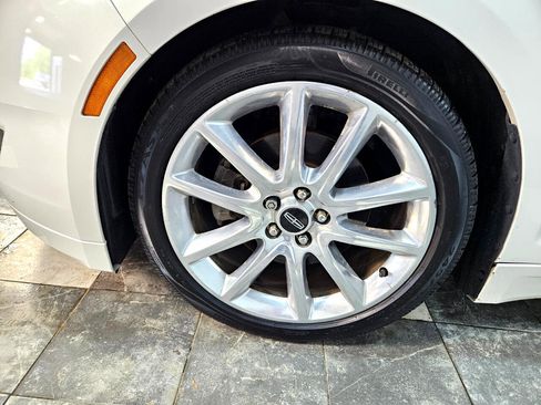 Used 2016 Lincoln MKZ image 33