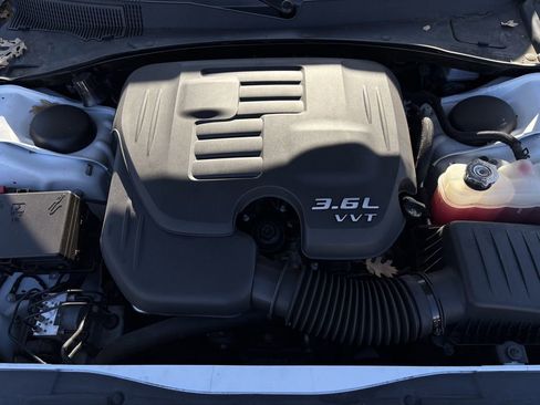 Used 2022 Chrysler 300 Touring image 31