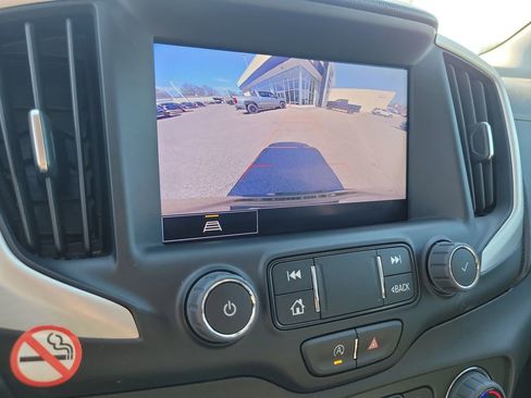 Used 2024 GMC Terrain SLT image 28