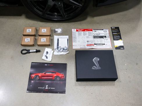 Used 2022 Ford Mustang Shelby GT500 w/ Carbon Fiber Track Pack RWD image 43
