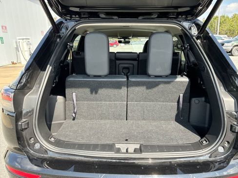 Used 2025 Mitsubishi Outlander SE image 32