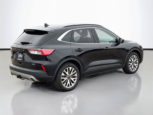 Used 2022 Ford Escape Titanium w/ Class II Trailer Tow Package AWD/4WD image 13