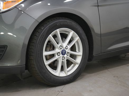 Used 2015 Ford Focus SE image 28