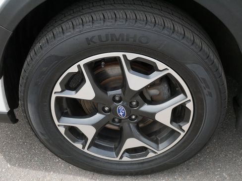 Used 2019 Subaru Crosstrek 2.0i Premium w/ Moonroof Package image 15