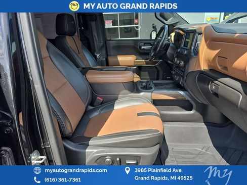 Used 2019 Chevrolet Silverado 1500 High Country w/ Technology Package AWD/4WD image 23
